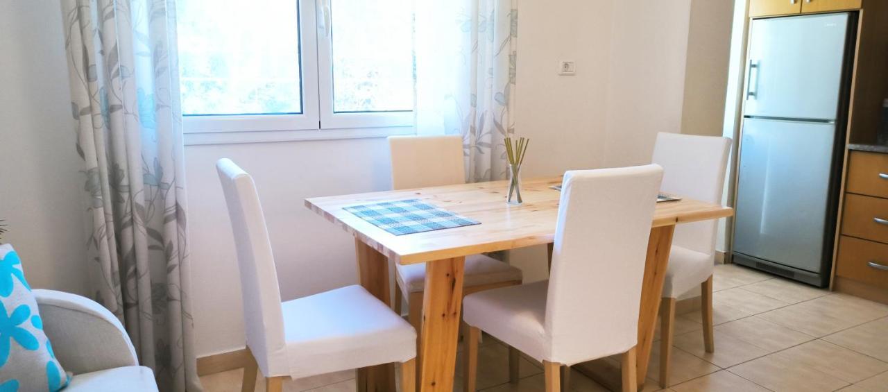 Central Apartment, Fully Equipped Himare Buitenkant foto