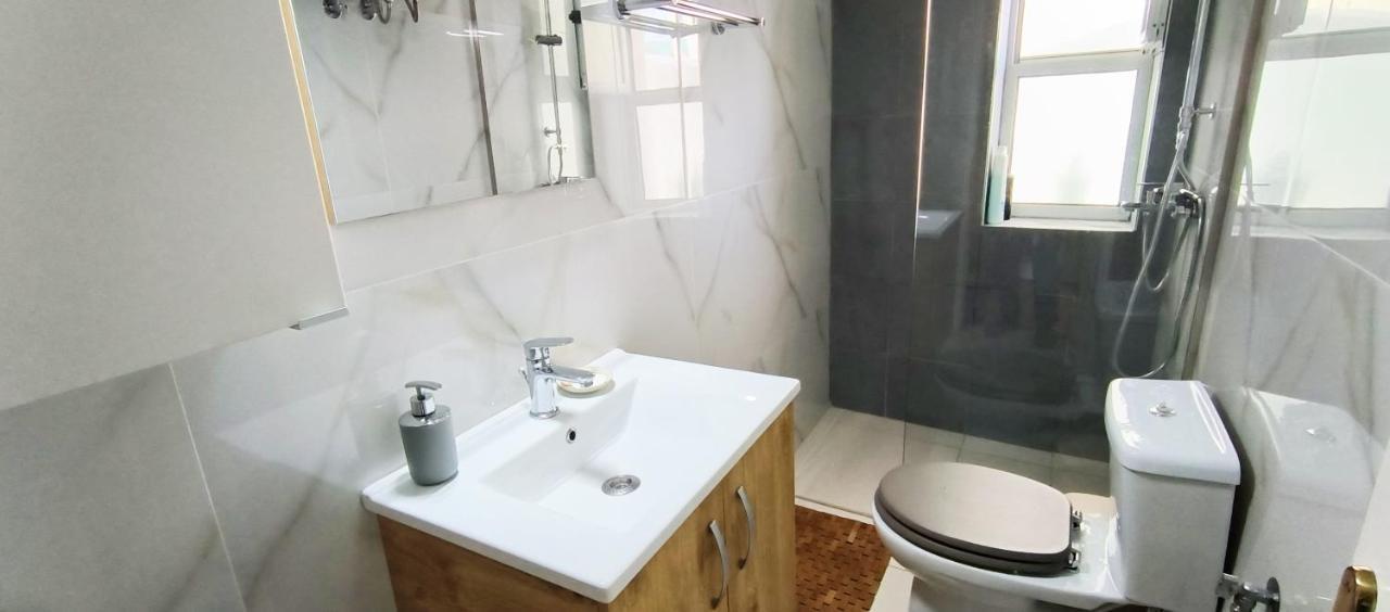 Central Apartment, Fully Equipped Himare Buitenkant foto