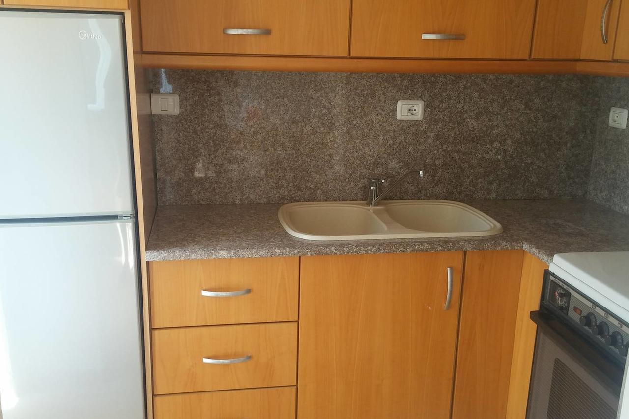 Central Apartment, Fully Equipped Himare Buitenkant foto